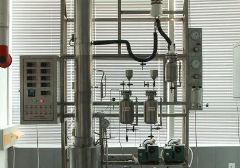 不銹鋼填料精餾設(shè)備